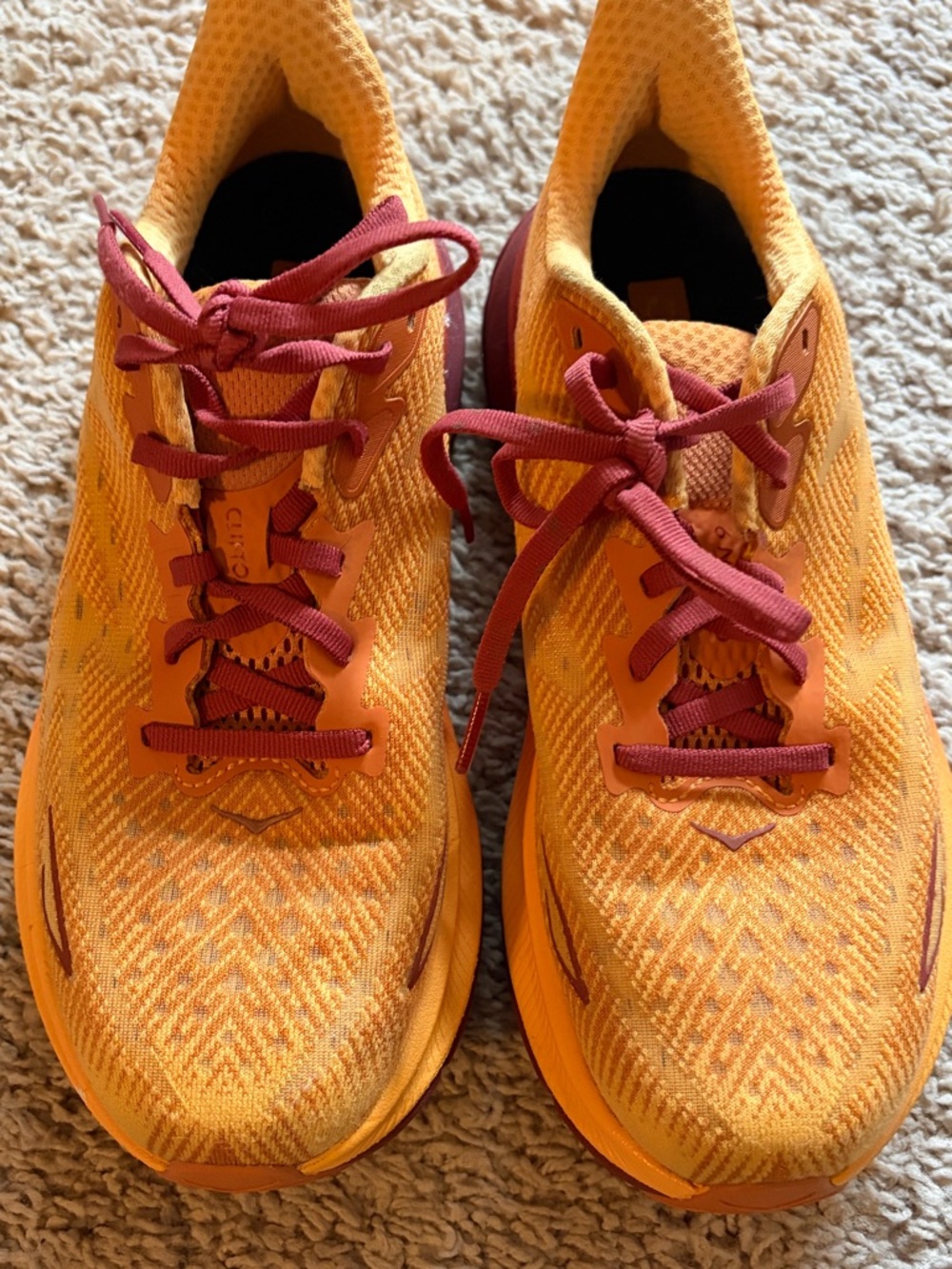 Hoka Clifton 9 Running Women’s size 8 orange